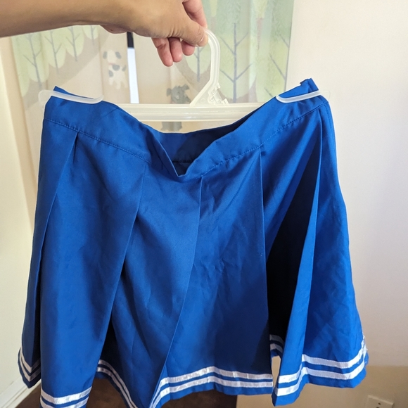 Japanese school uniform (costume) - Picture 2 of 5